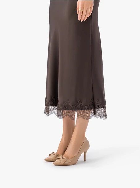 Beigefarbene Stiletto-Schleifen-Pumps