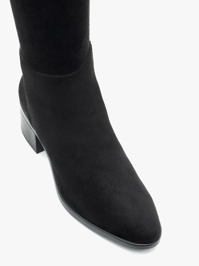 Schwarze Gummistiefel mit breitem Schaft