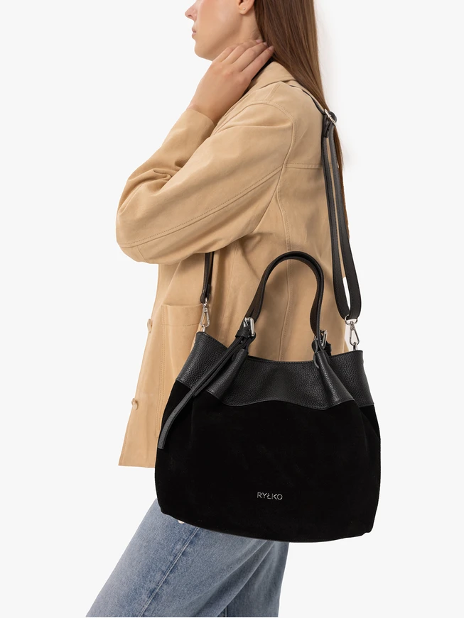 Schwarze mittelgroße Handtasche