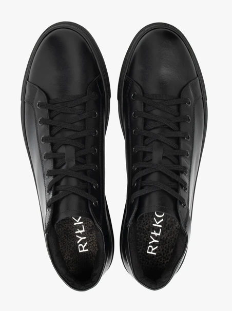 Schwarze Sportschuhe