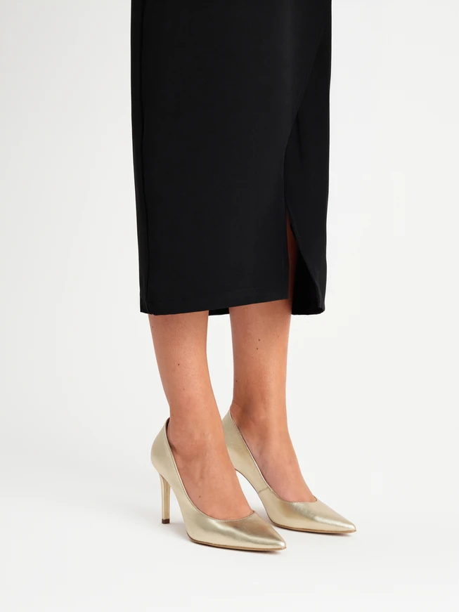 Goldfarbene hohe Stiletto-Pumps