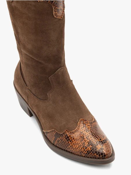 Braune Cowboystiefel mit Tiermotiv