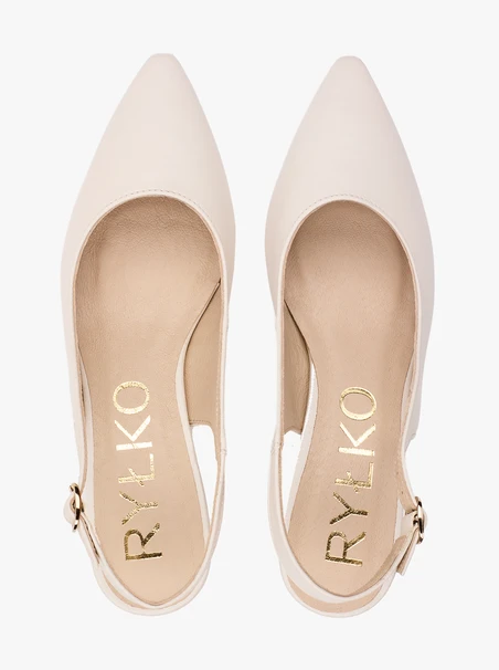 Cremefarbene Slingback-Pumps ohne Absatz