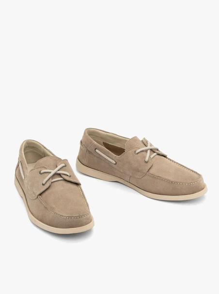Beigefarbene Schnürhalbschuhe