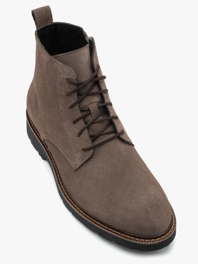 Graue Velourslederstiefel