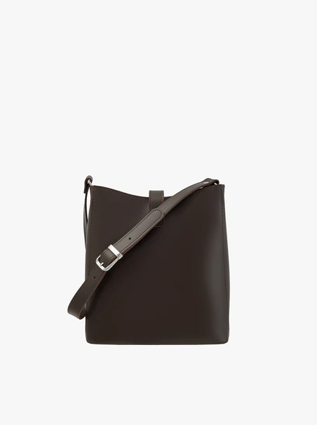 Dunkelbraune mittelgroße Tasche mit Schnalle
