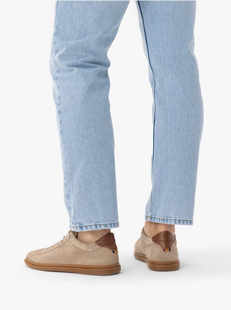 Graubraune Schnürhalbschuhe