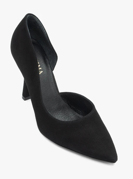 Schwarze Pumps mit Flare-Absatz aus Velours
