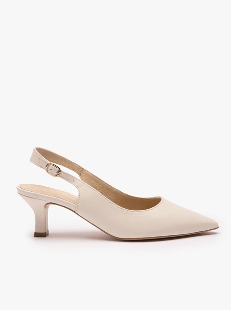 Cremefarbene Slingback-Pumps ohne Absatz