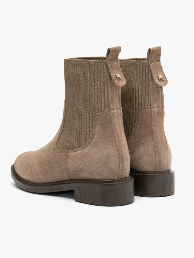 Sandfarbene Pantoffeln zum Anziehen
