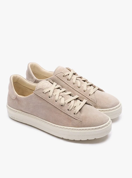 Sandfarbene Veloursleder-Sneakers