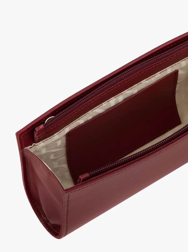 Kastanienbraune längliche Ketten-Clutch-Tasche