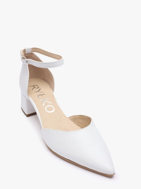 Weiße Stiletto-Pumps für die Braut