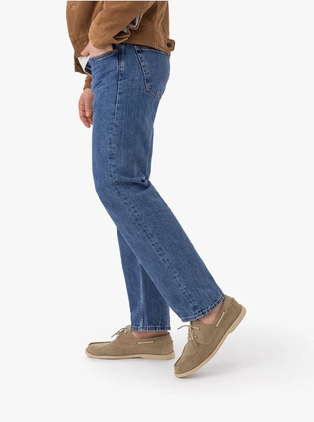 Beigefarbene Schnürhalbschuhe