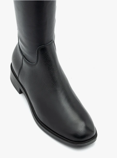 Schwarze Stiefel mit breitem, elastischem Schaft