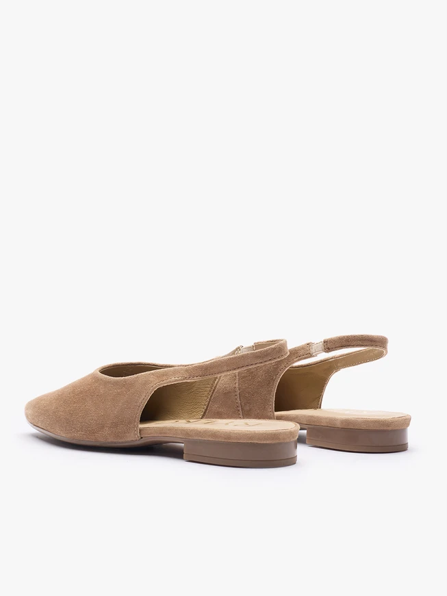 Hellbraune Slipper-Pumps