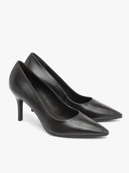 Dunkelbraune Pumps aus genarbtem Leder