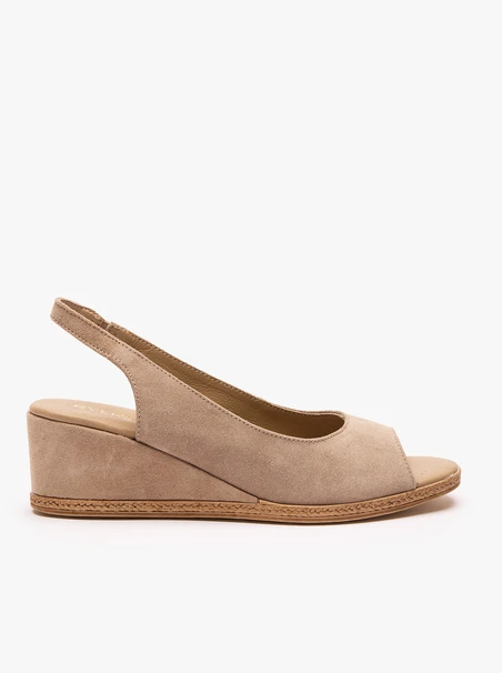 Sand-Sandalen auf Plattformen