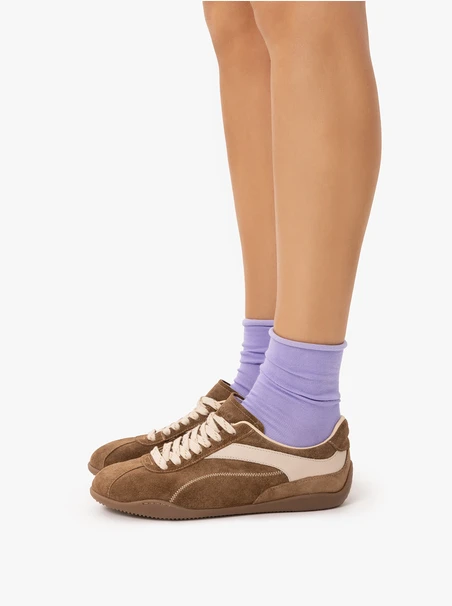 Lila Baumwollsocken