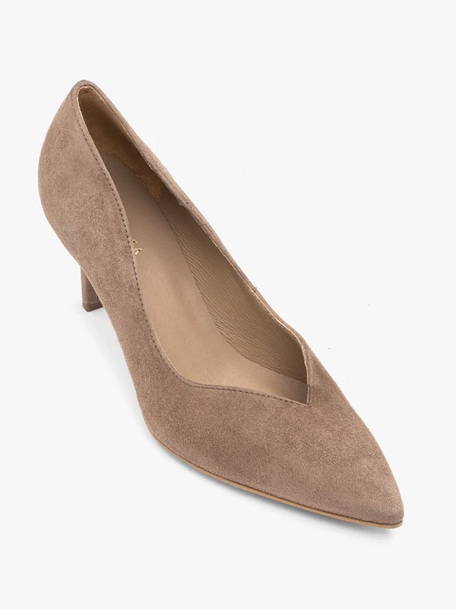 Beigefarbene Stiletto-Pumps aus Velours
