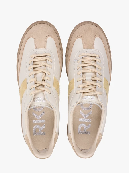 Turnschuhe in Creme und Beige