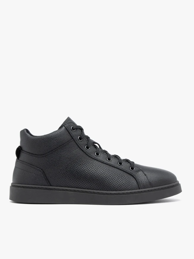 Schwarze Sportschuhe