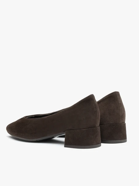 Dunkelbraune Pumps aus Veloursleder