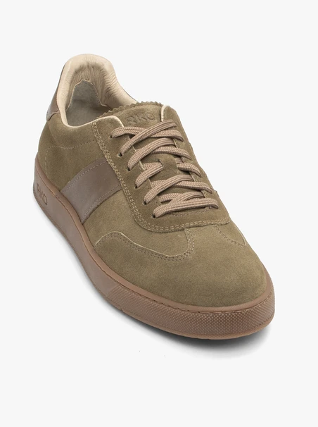 Olive-braune sportliche Halbschuhe
