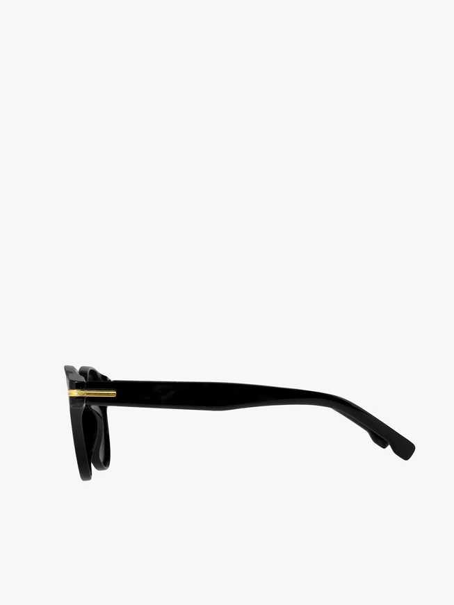 Runde schwarze Sonnenbrille