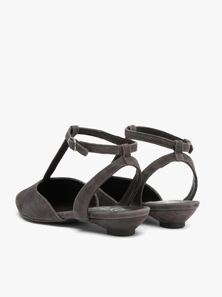 Dunkelbraune T-Bügel-Ballerinas ohne Absatz