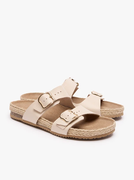 Beigefarbene Flip-Flops mit zwei Riemen