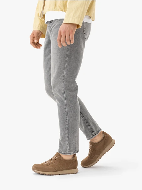 Beigefarbene Schnürhalbschuhe