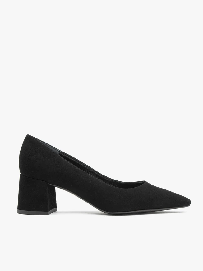 Schwarze Veloursleder-Keilpumps