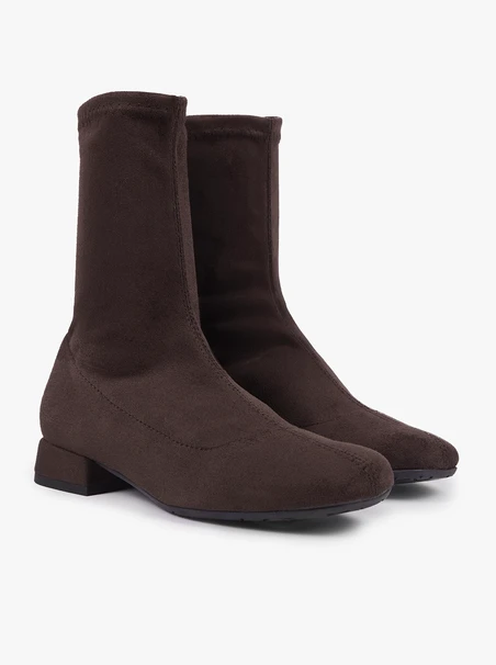 Dunkelbraune, elastische Stiefeletten