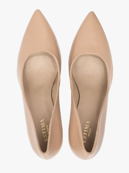 Stiletto-Pumps aus genarbtem Leder in Beige