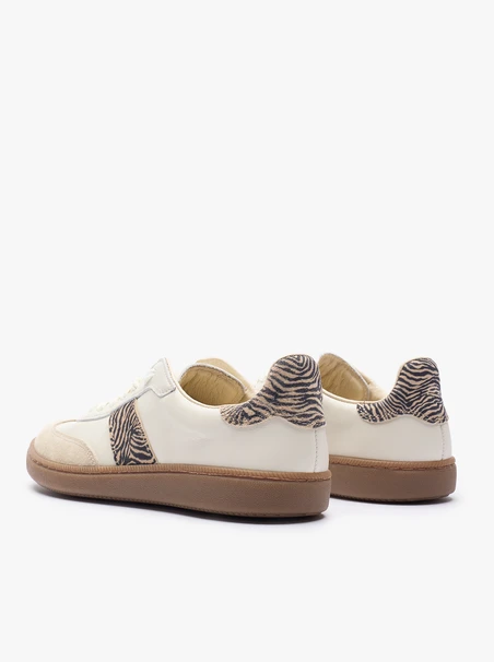 Cremefarbene Sportschuhe mit Riemen mit Tiermuster