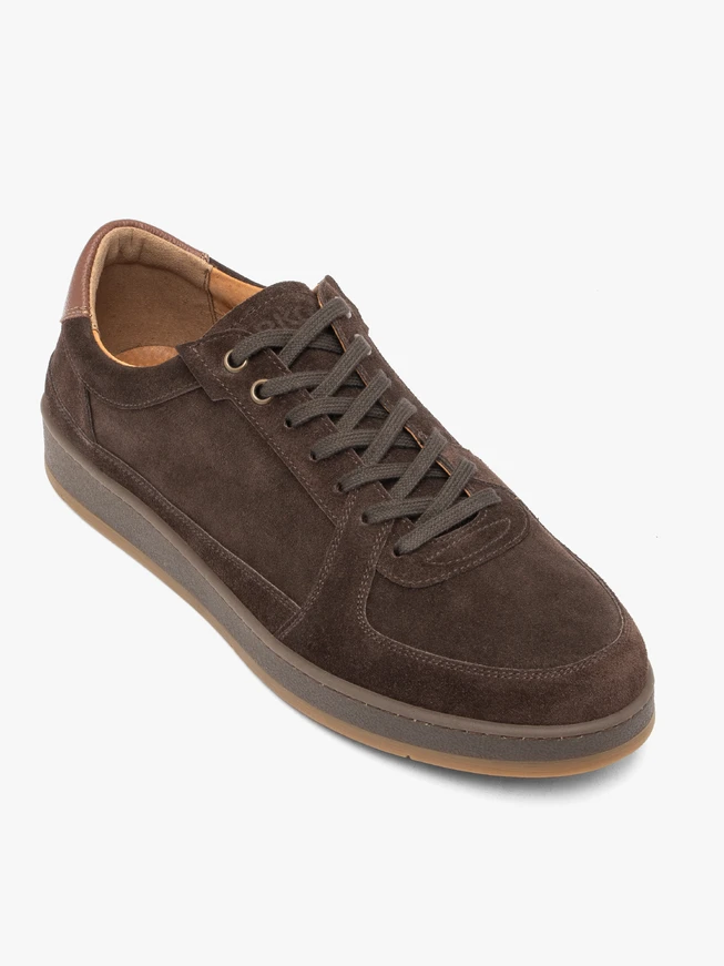 Dunkelbraune Sporthalbschuhe