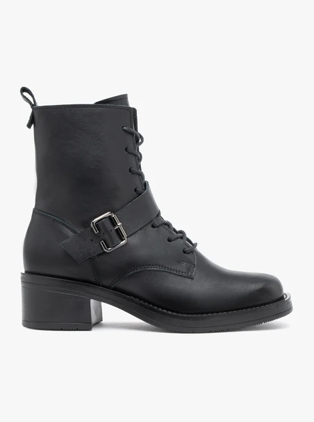 Schwarze Schnallenstiefel