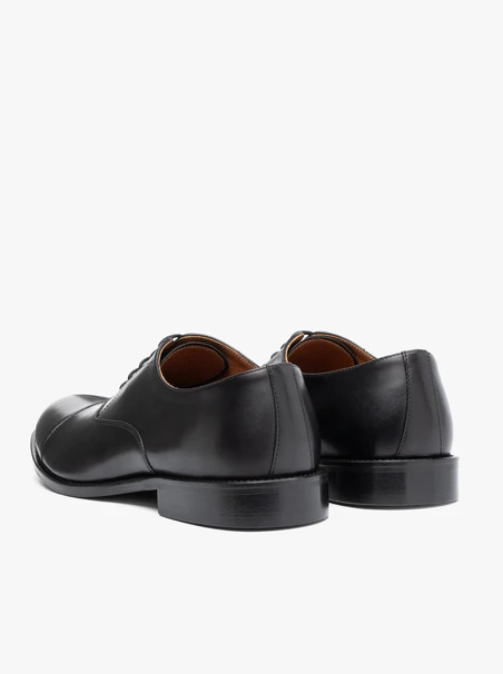 Schwarze hochwertige formelle Schuhe