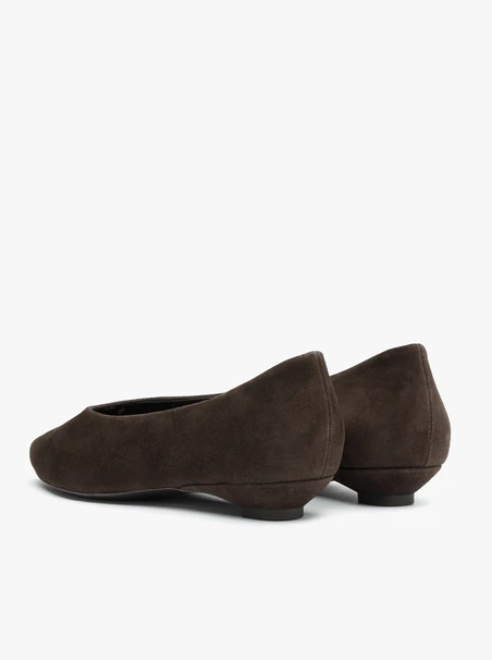 Dunkelbraune Ballerinas aus eingearbeitetem Veloursleder