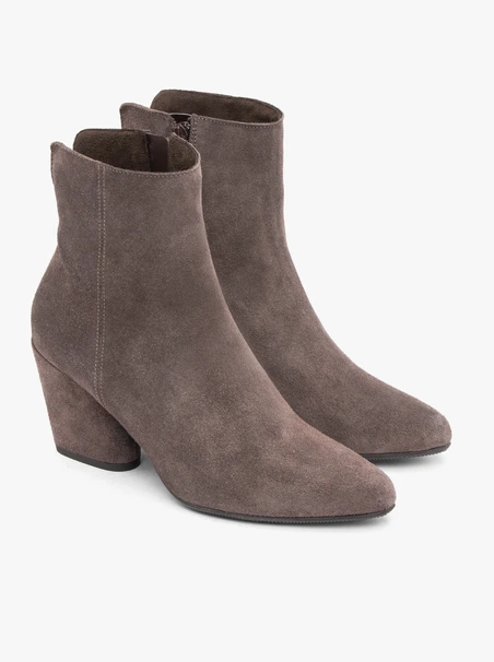 Stöckelschuhe aus braunem Velours