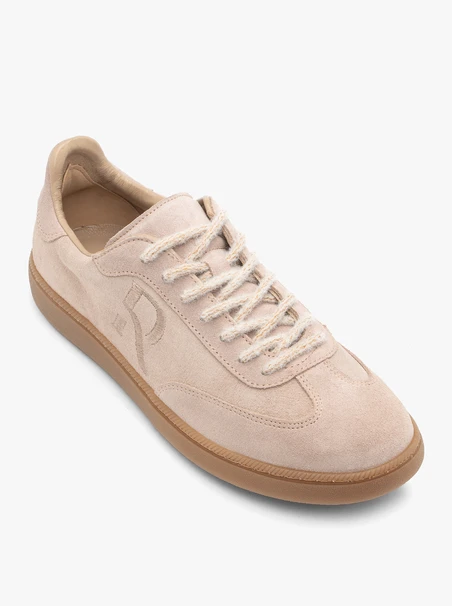 Beigefarbene Sportschuhe zum Schnüren