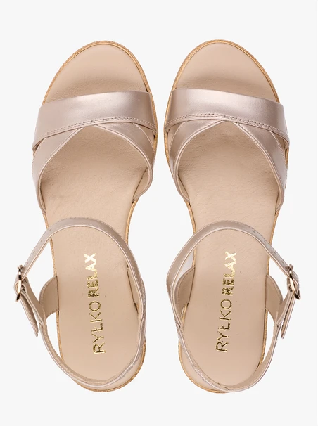 Plateausandalen aus Platin
