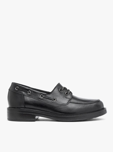 Schwarze Halbschuhe mit Schnürung
