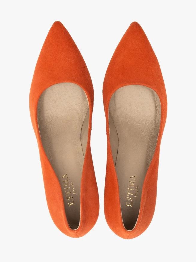 Pumps aus orangefarbenem Veloursleder