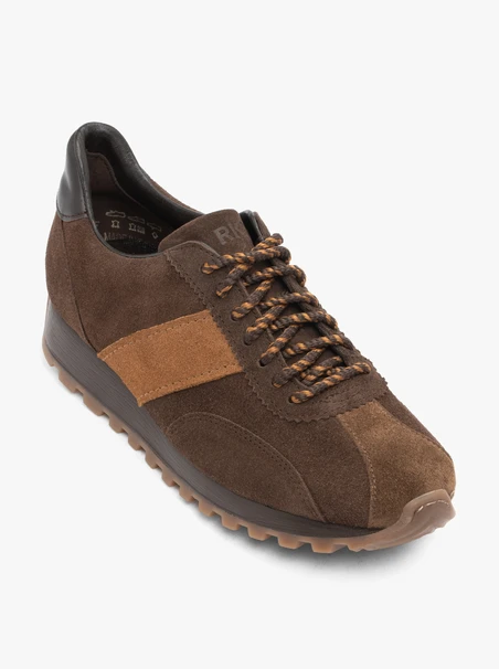 Dunkelbraune Sporthalbschuhe