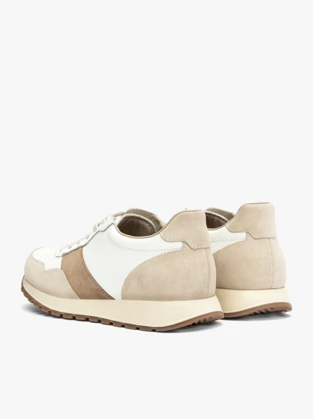 Cremebraune Schnürhalbschuhe