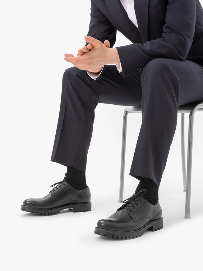 Schwarze Lederhalbschuhe