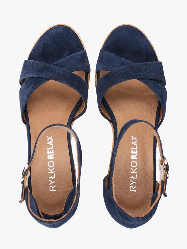 Marineblaue Plateausandalen