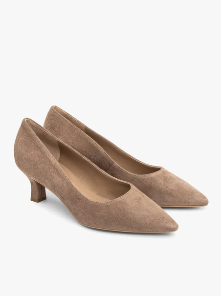 Beigefarbene Pumps aus Veloursleder